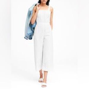 BANANA REPUBLIC | WHITE EYELET LACE JUMPSUIT | SZ 2 |NWOT